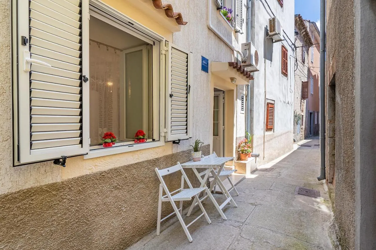 Kovacine Apartment كريس